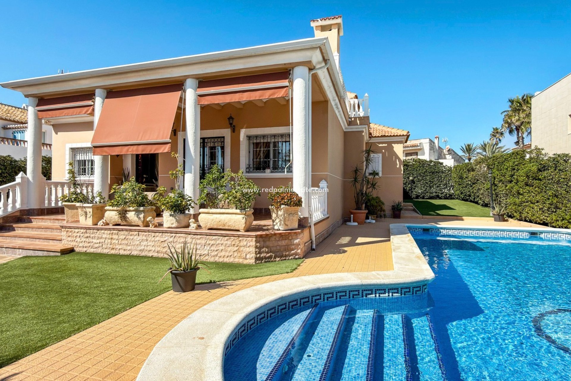 Resale - Villa -
Torrevieja - La Mata