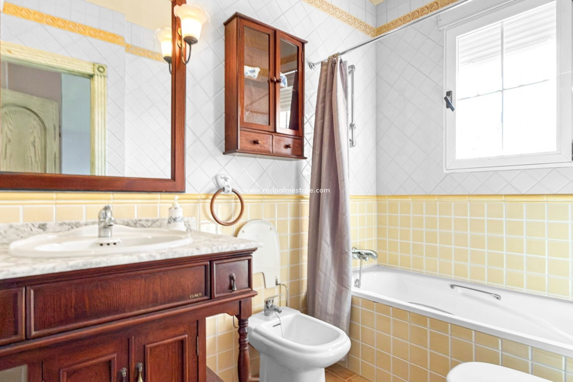 Resale - Villa -
Torrevieja - La Mata