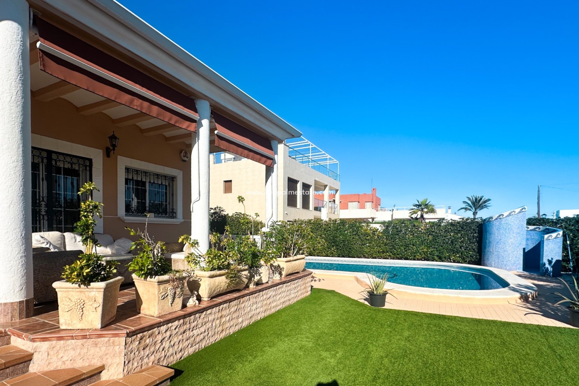 Resale - Villa -
Torrevieja - La Mata