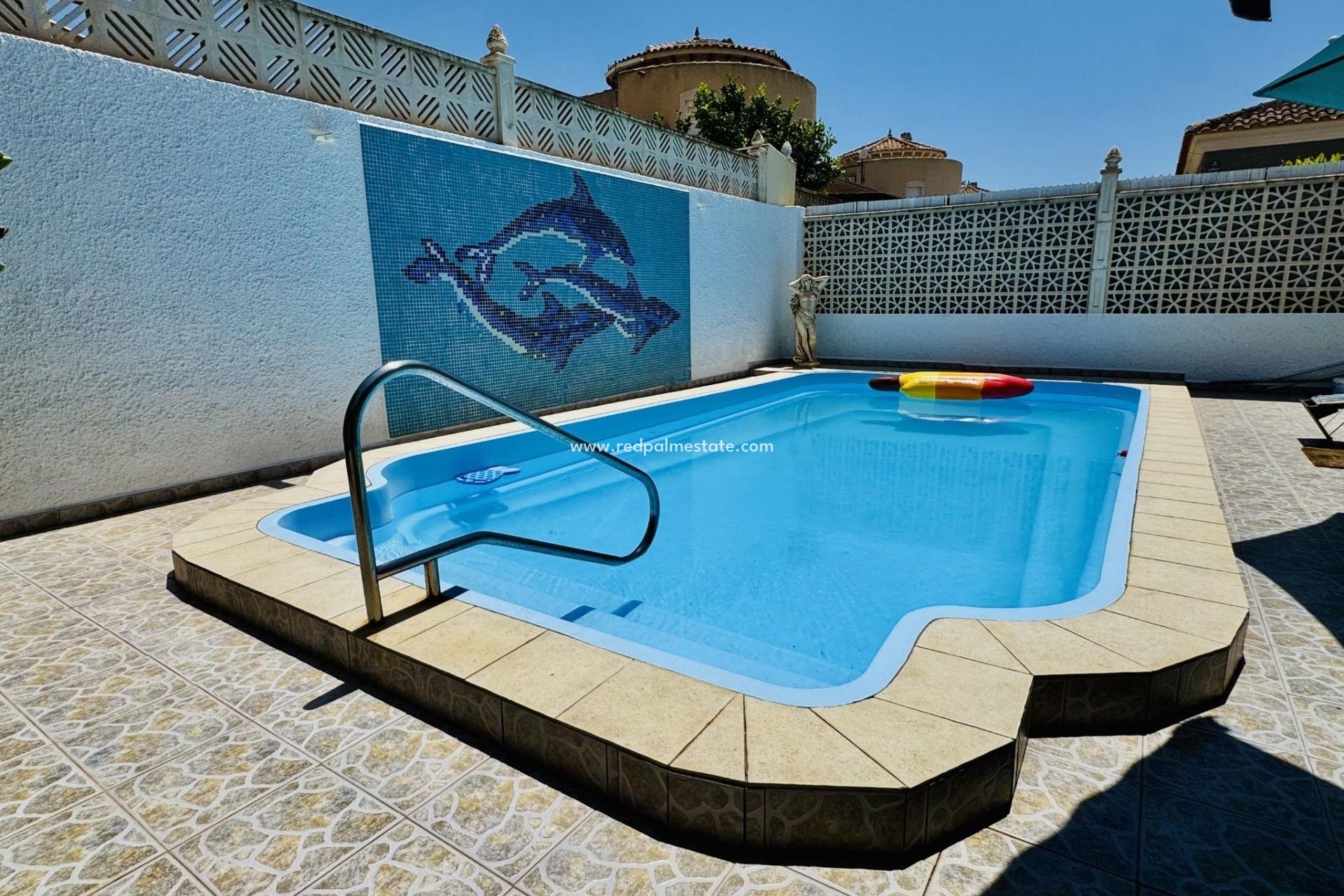 Resale - Villa -
Torrevieja - La Siesta - El Salado - Torreta