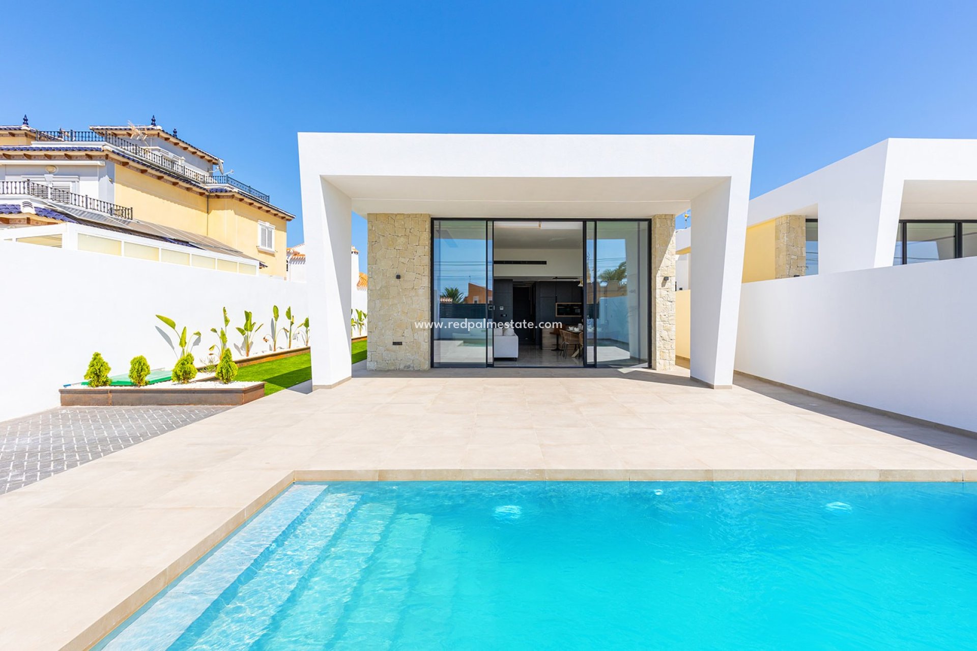 Resale - Villa -
Torrevieja - La Siesta - El Salado - Torreta