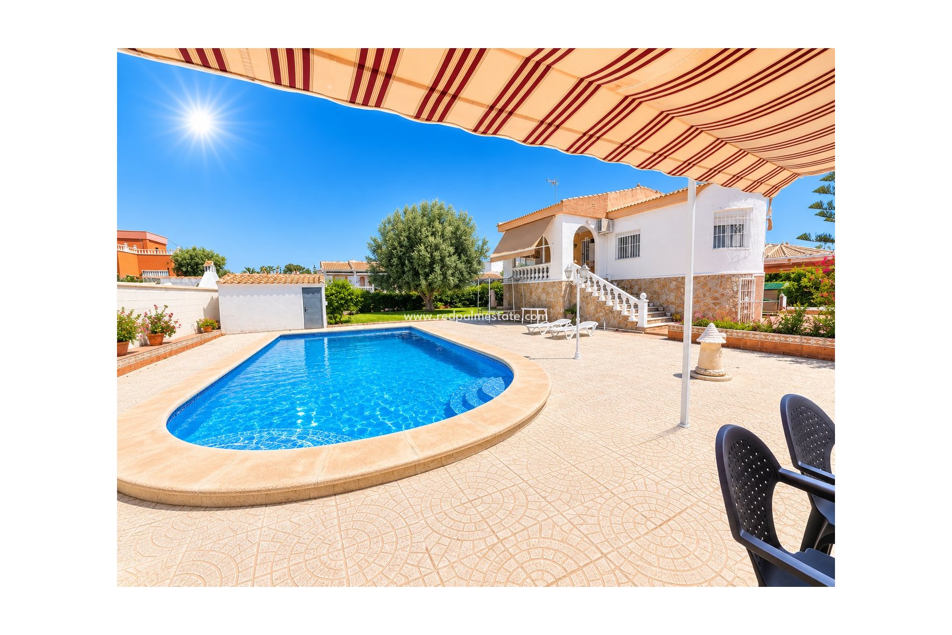 Resale - Villa -
Torrevieja - La Siesta - El Salado - Torreta