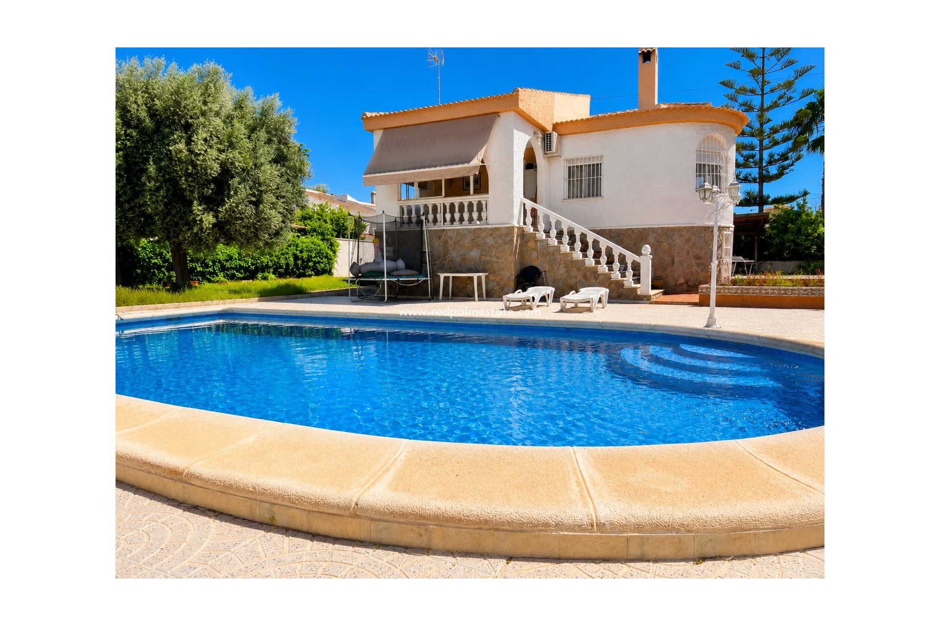 Resale - Villa -
Torrevieja - La Siesta - El Salado - Torreta