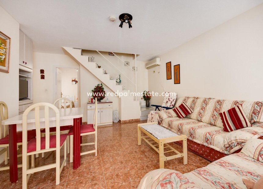Resale - Villa -
Torrevieja - La Siesta - El Salado - Torreta