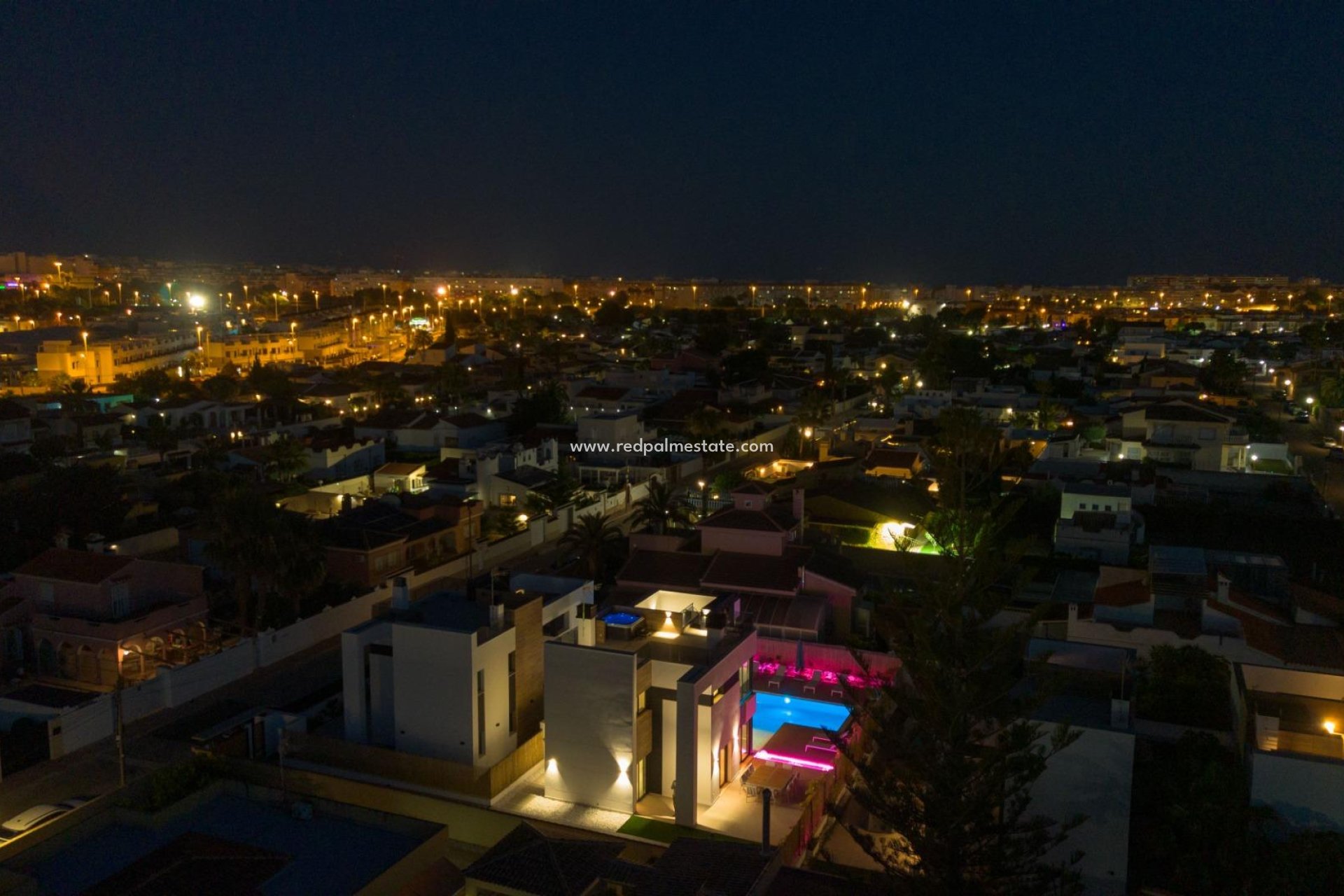 Resale - Villa -
Torrevieja - La Siesta - El Salado - Torreta