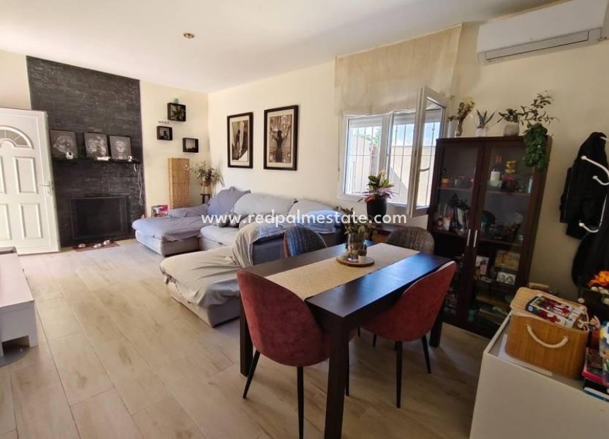 Resale - Villa -
Torrevieja - La Siesta - El Salado - Torreta