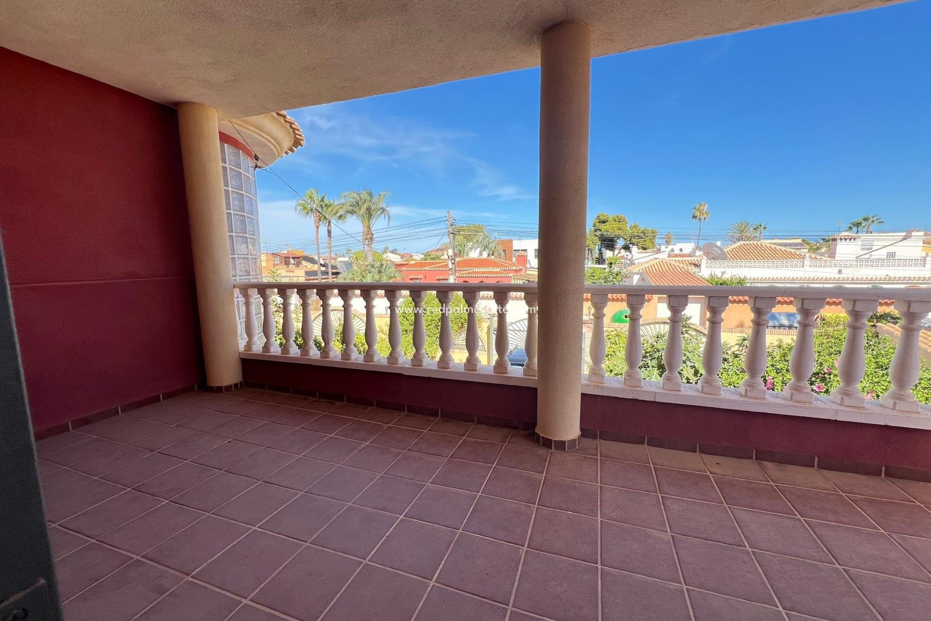 Resale - Villa -
Torrevieja - La Siesta - El Salado -  Torreta