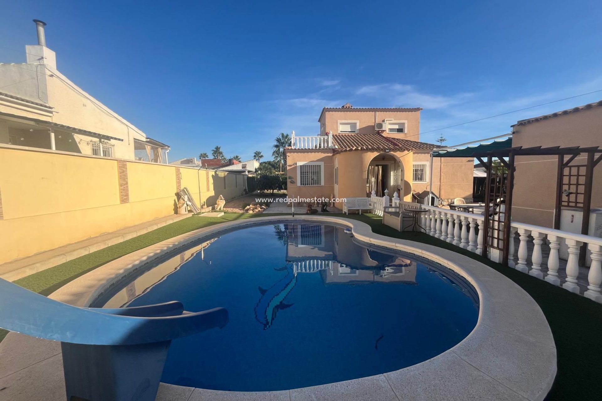 Resale - Villa -
Torrevieja - La Siesta - El Salado -  Torreta