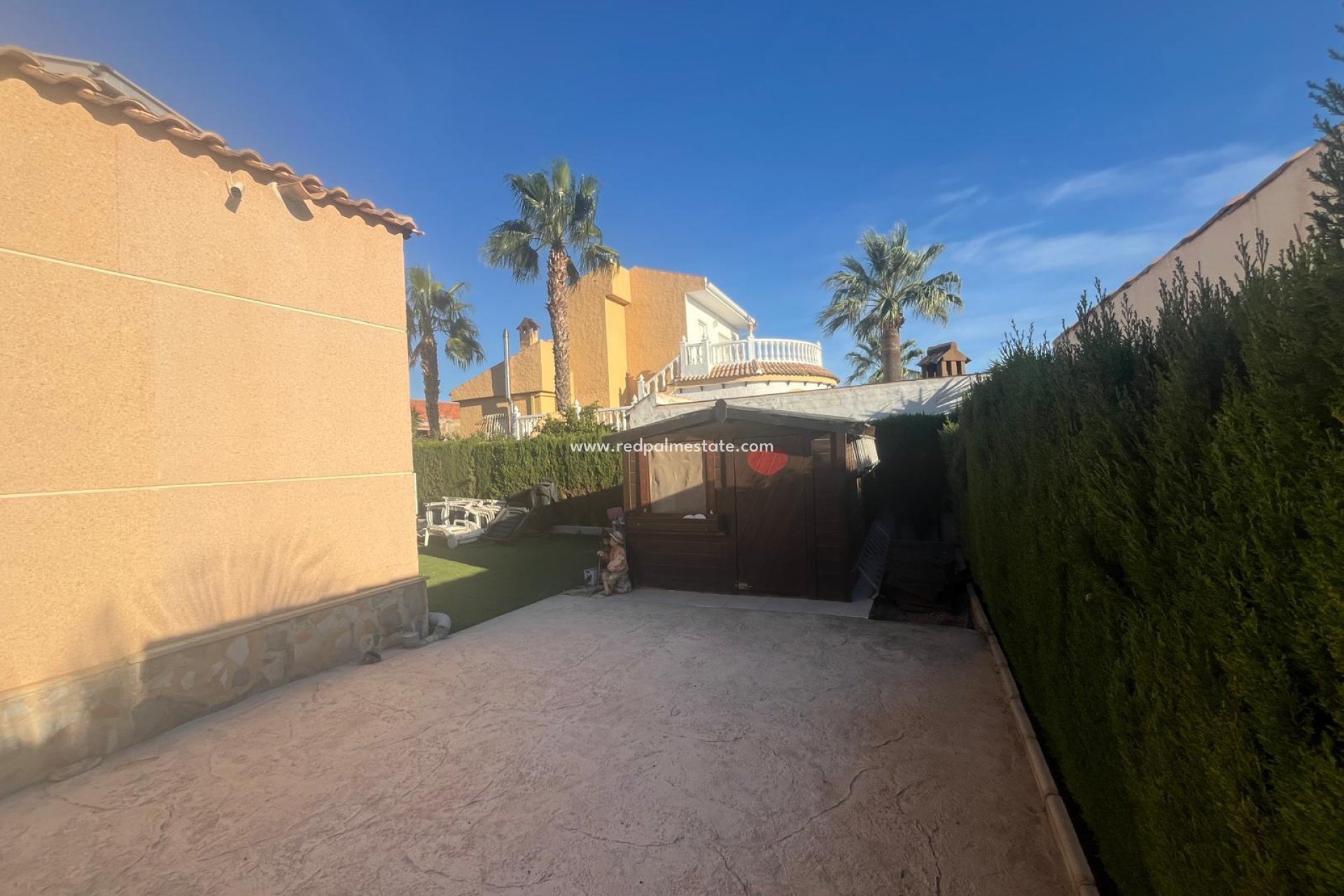 Resale - Villa -
Torrevieja - La Siesta - El Salado -  Torreta