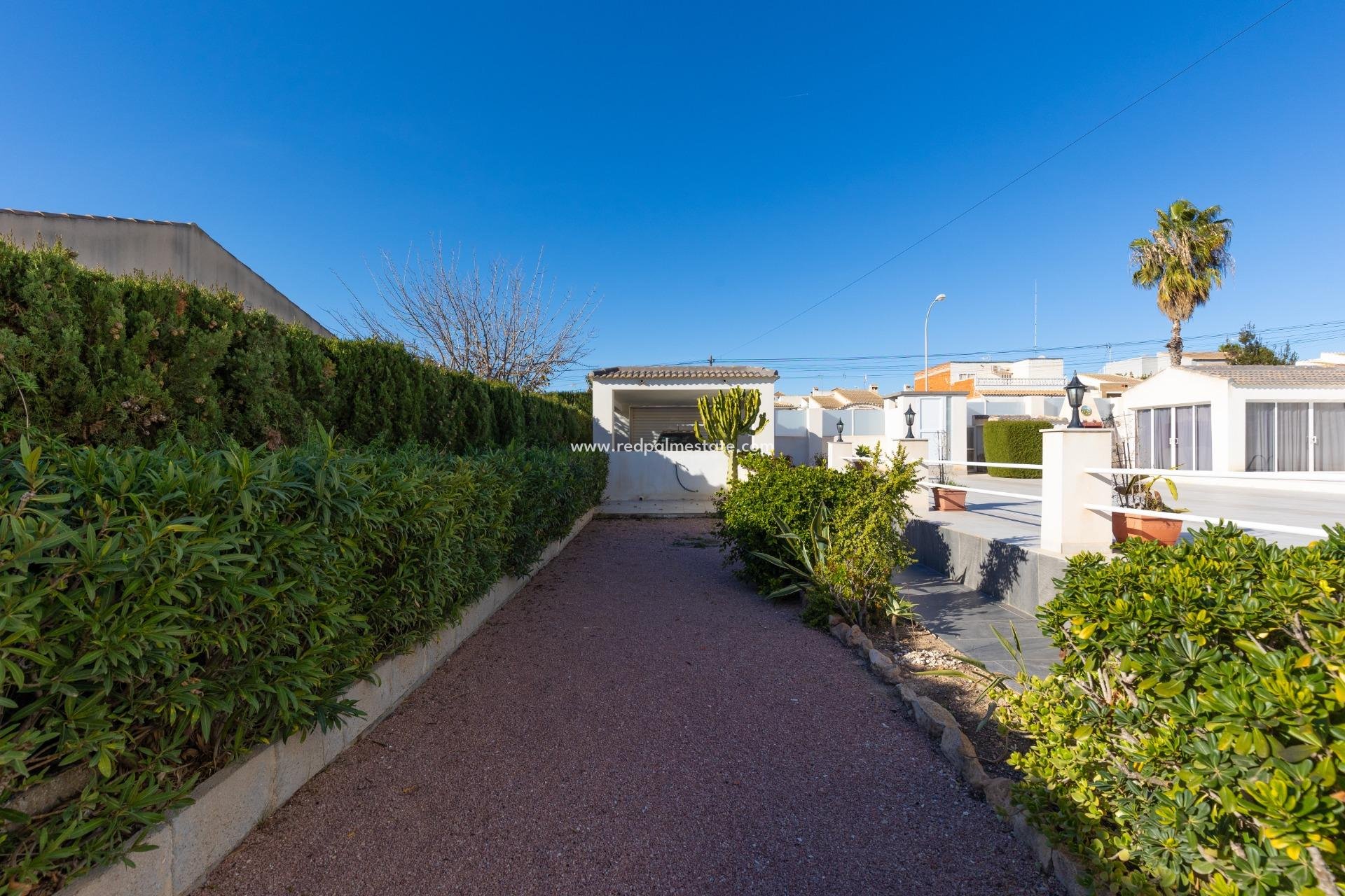 Resale - Villa -
Torrevieja - La Siesta - El Salado -  Torreta