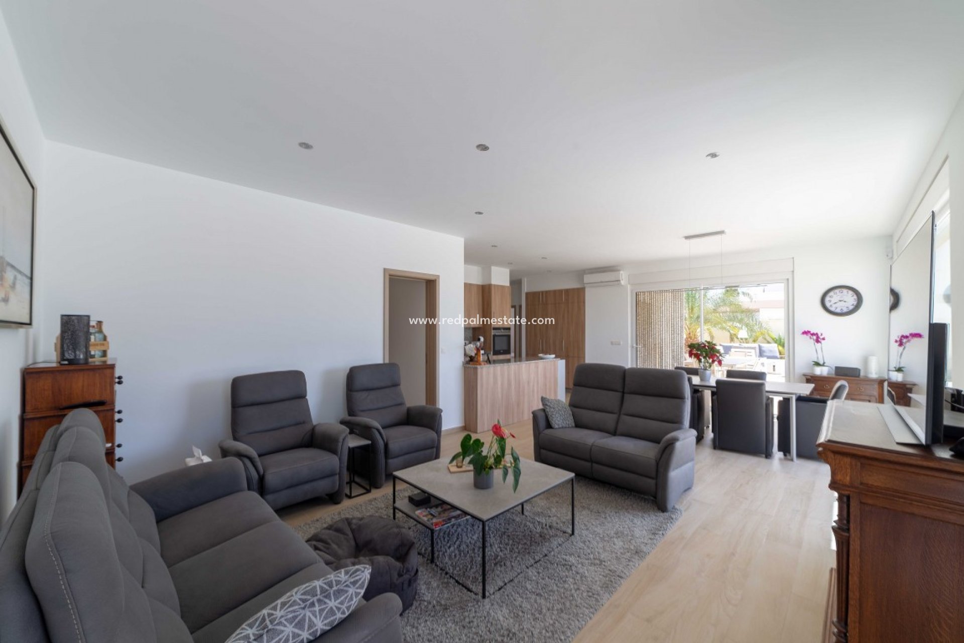 Resale - Villa -
Torrevieja - La Siesta - El Salado - Torreta