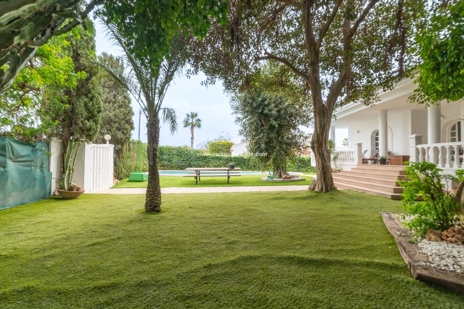 Resale - Villa -
Torrevieja - La Siesta - El Salado -  Torreta