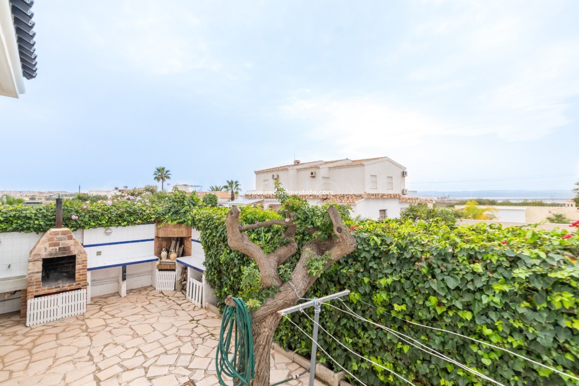 Resale - Villa -
Torrevieja - La Siesta - El Salado -  Torreta