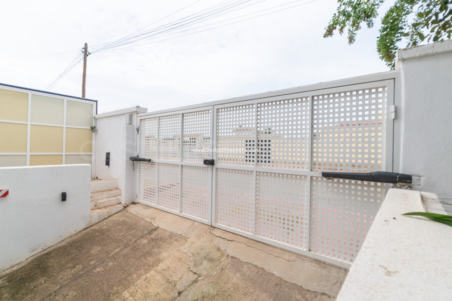 Resale - Villa -
Torrevieja - La Siesta - El Salado -  Torreta