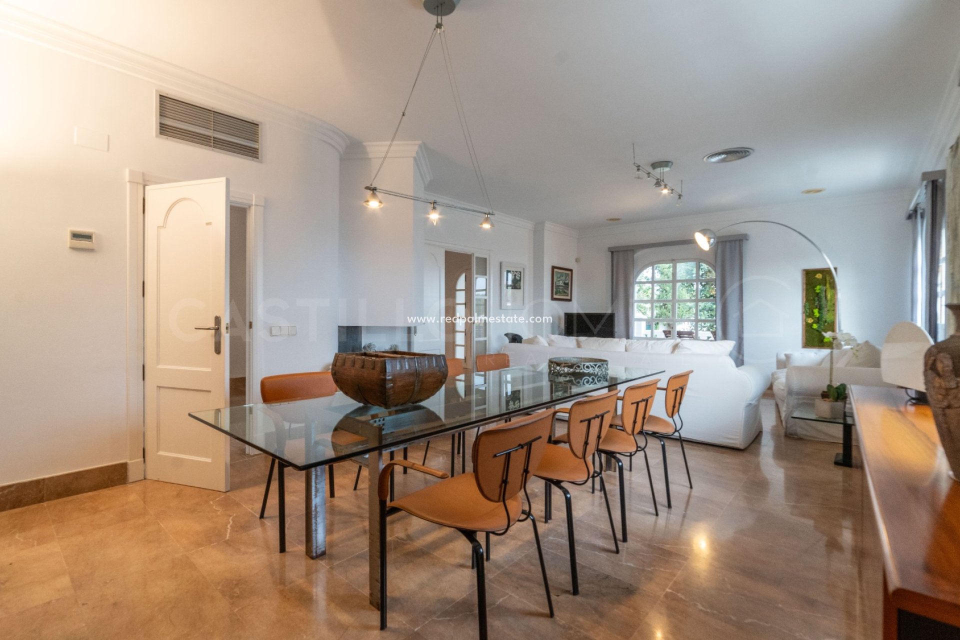 Resale - Villa -
Torrevieja - La Siesta - El Salado -  Torreta