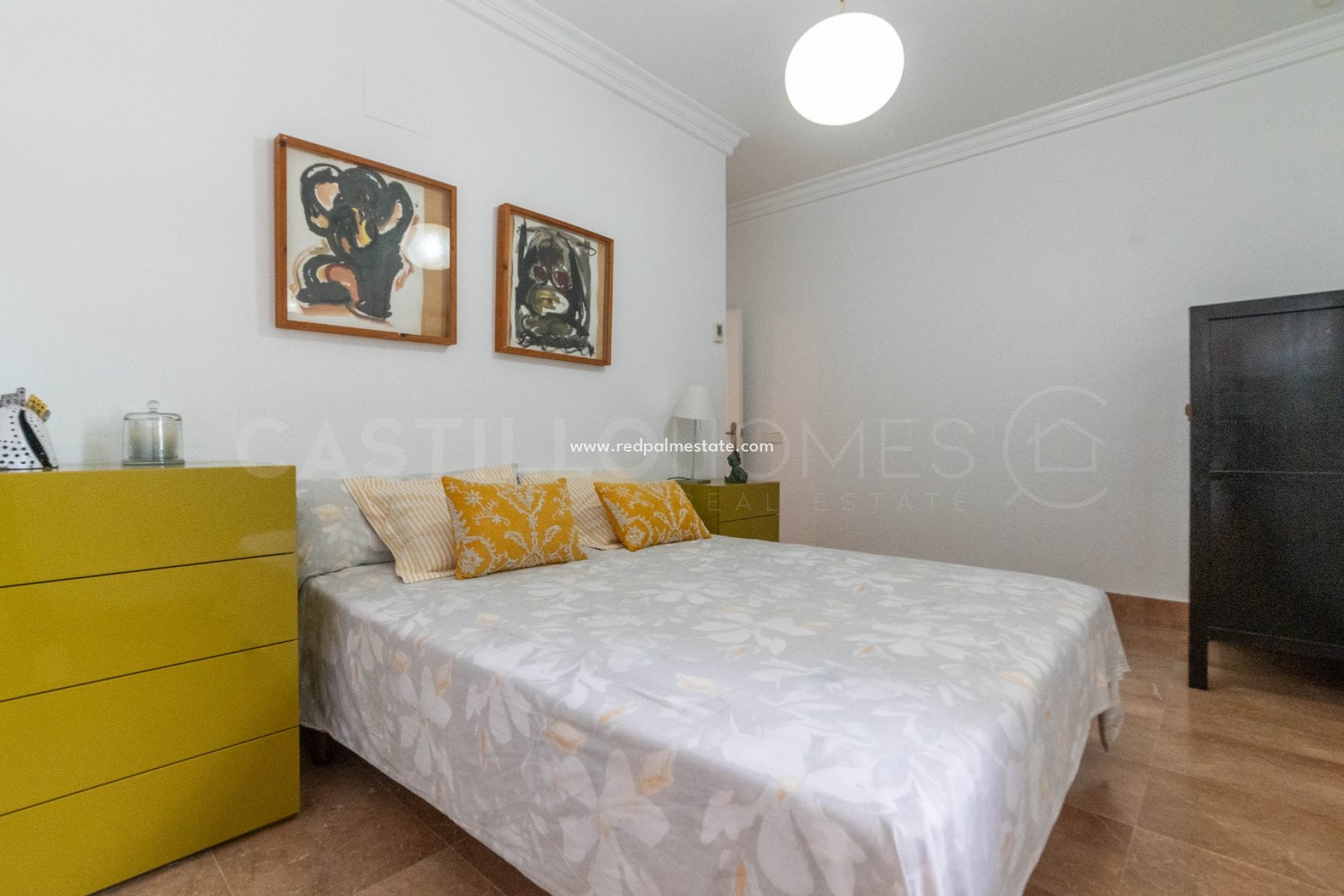 Resale - Villa -
Torrevieja - La Siesta - El Salado -  Torreta