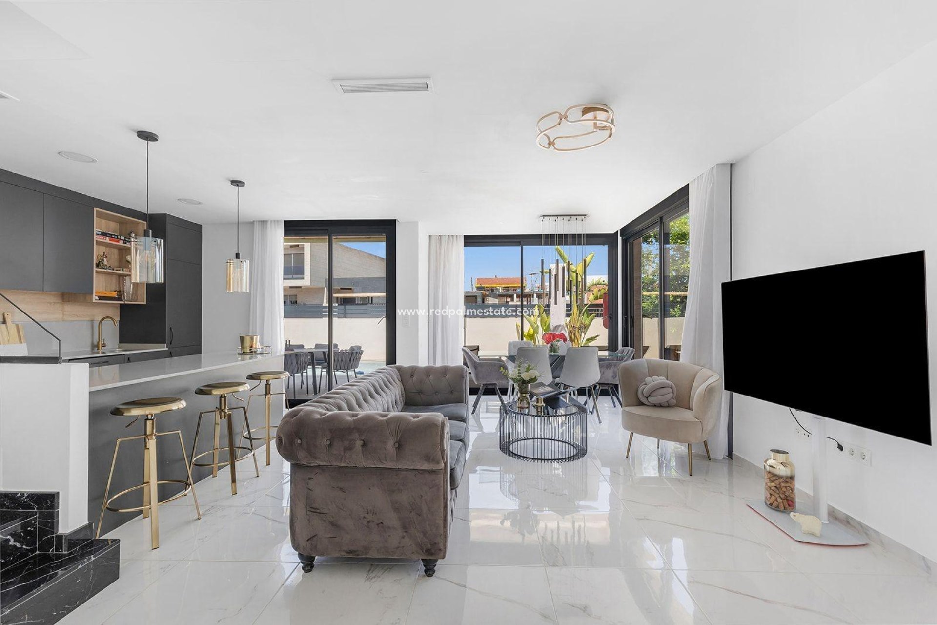 Resale - Villa -
Torrevieja - La Siesta - El Salado - Torreta