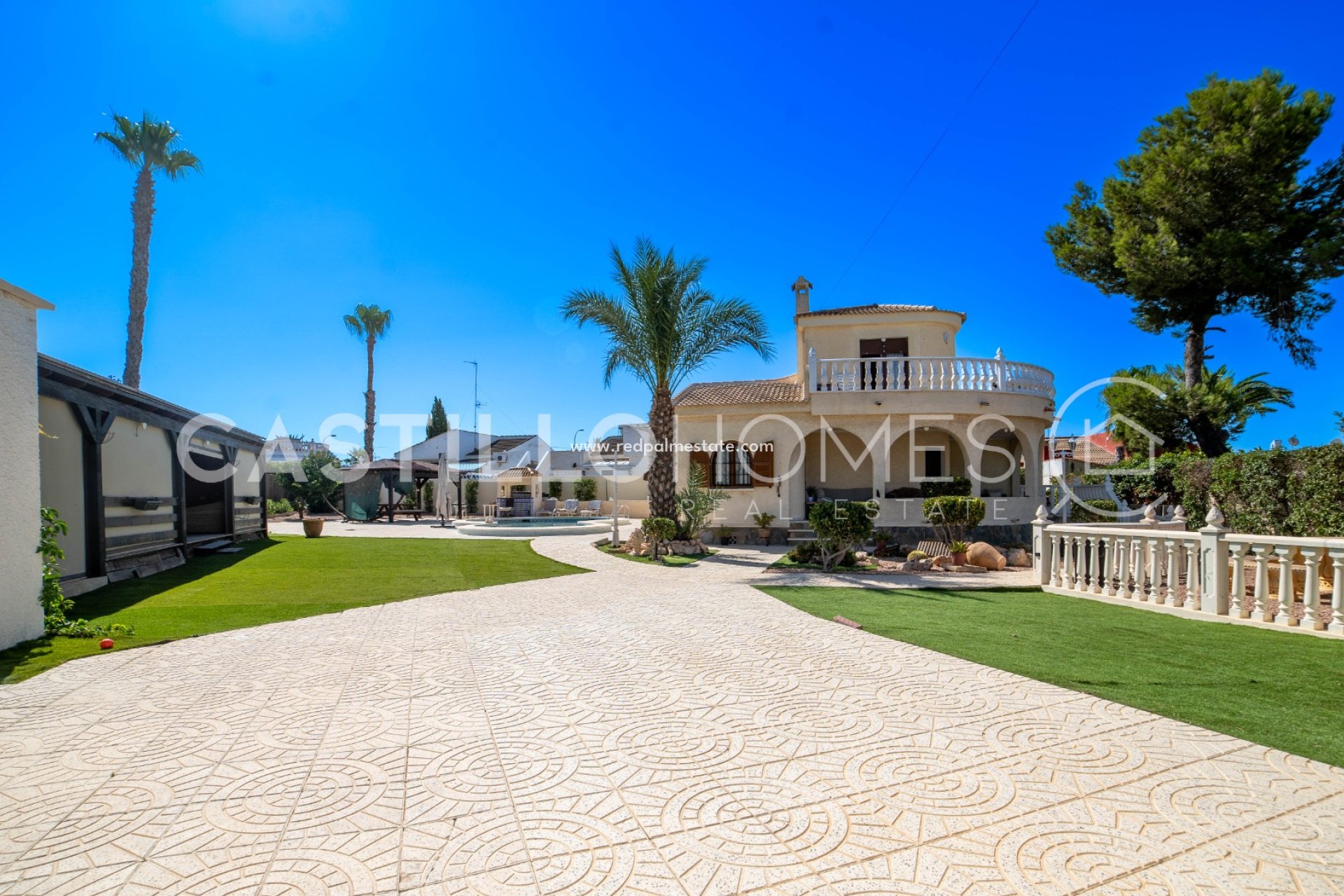 Resale - Villa -
Torrevieja - La Siesta - El Salado -  Torreta