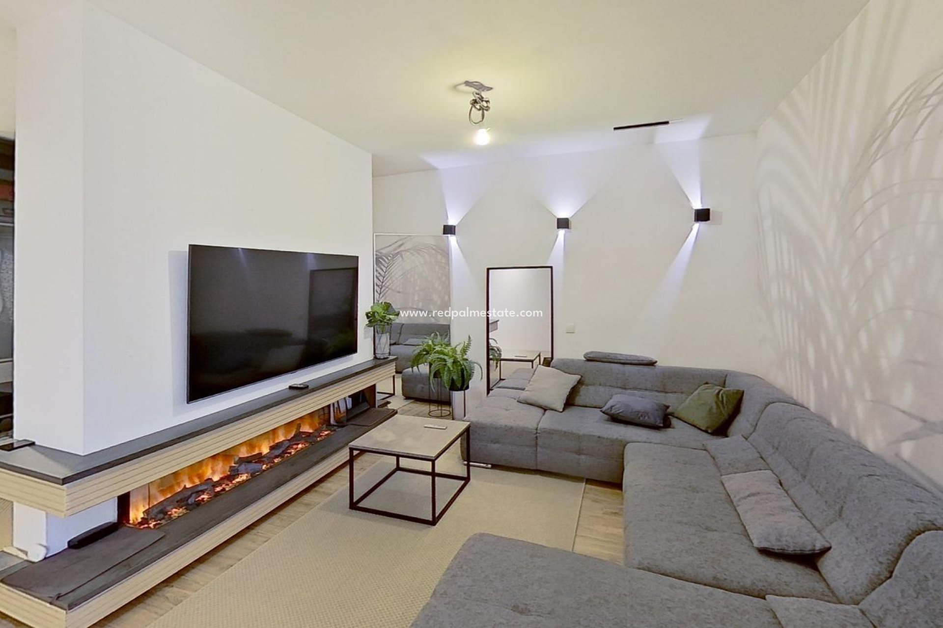 Resale - Villa -
Torrevieja - La Siesta - El Salado -  Torreta