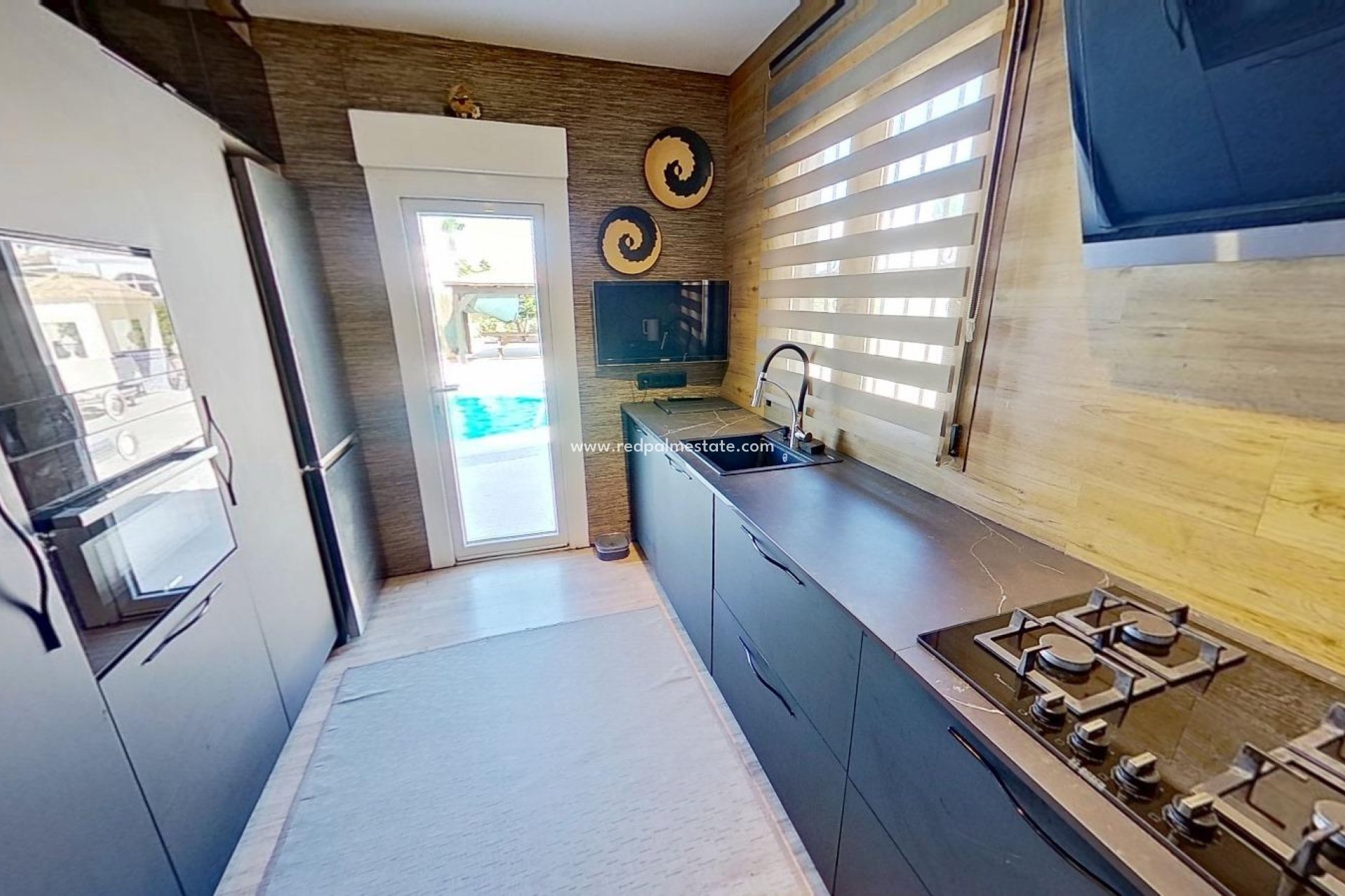 Resale - Villa -
Torrevieja - La Siesta - El Salado -  Torreta