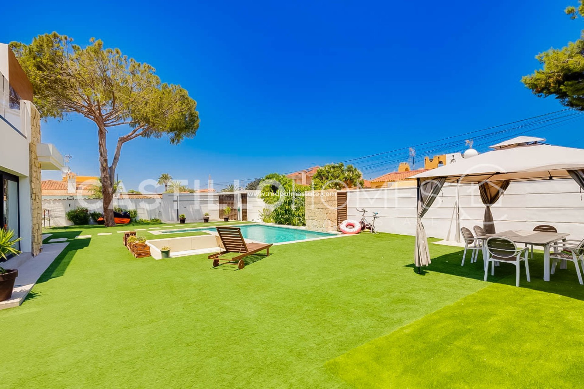 Resale - Villa -
Torrevieja - La Siesta - El Salado -  Torreta