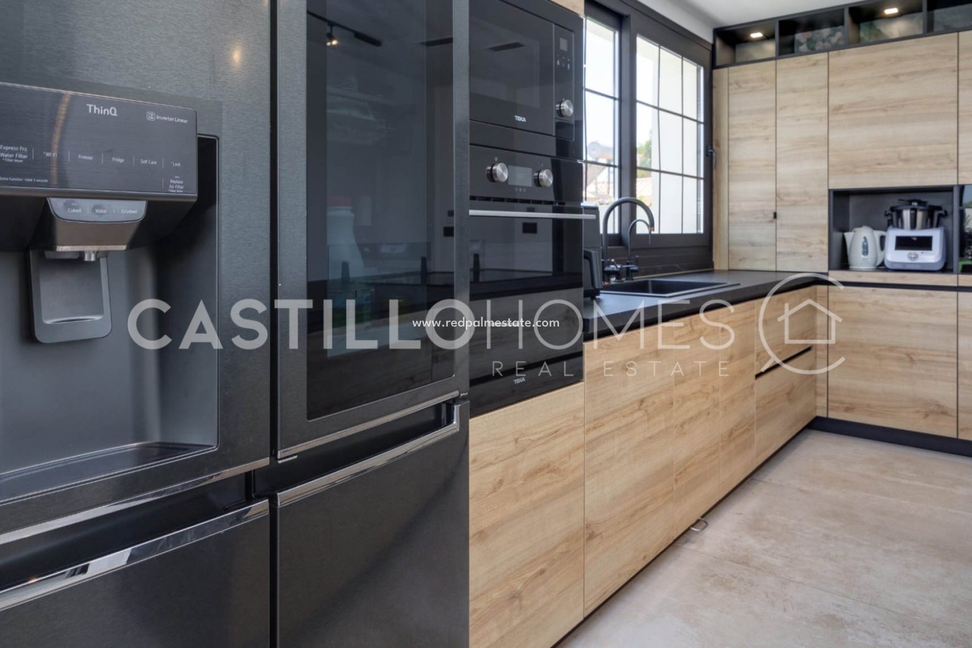 Resale - Villa -
Torrevieja - La Siesta - El Salado -  Torreta