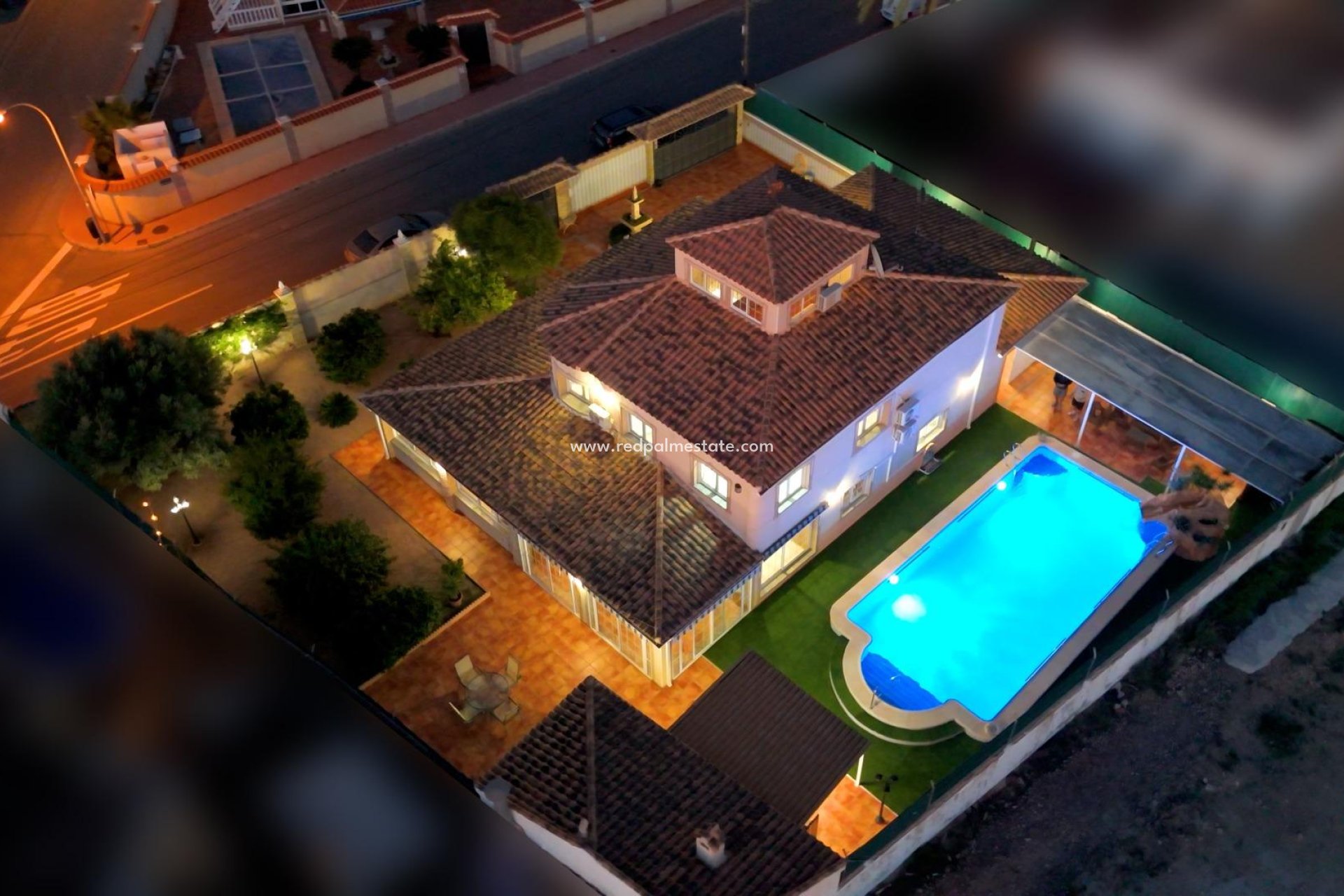 Resale - Villa -
Torrevieja - La Siesta - El Salado -  Torreta