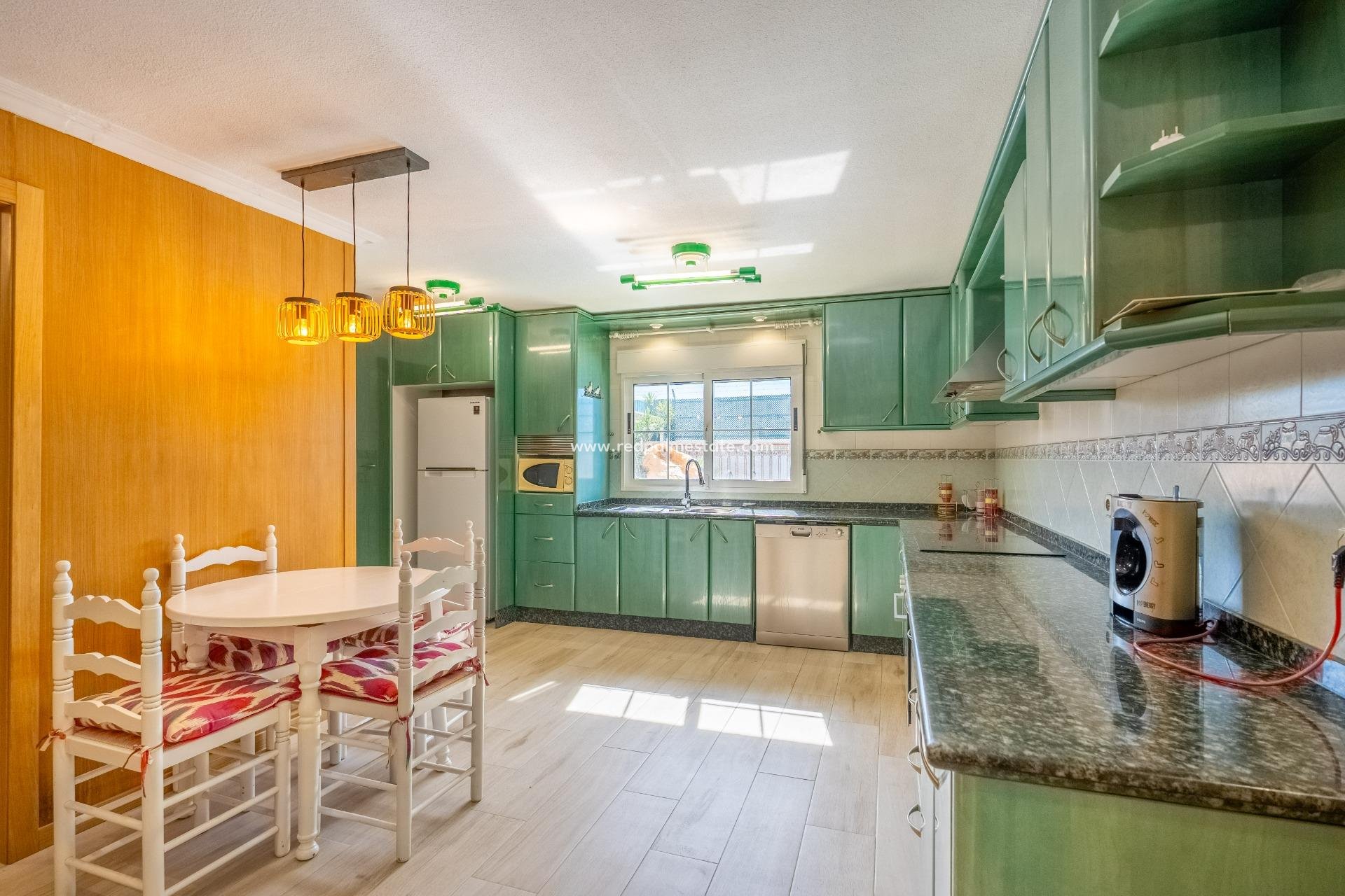 Resale - Villa -
Torrevieja - La Siesta - El Salado -  Torreta