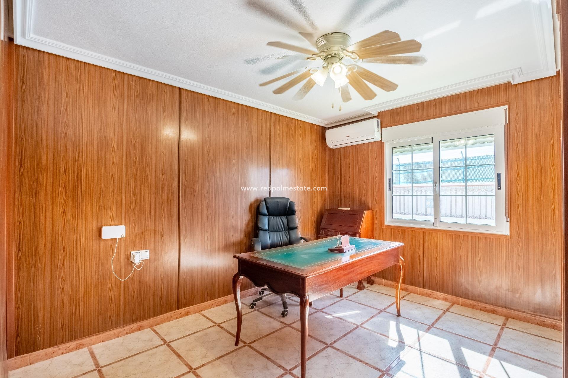 Resale - Villa -
Torrevieja - La Siesta - El Salado -  Torreta