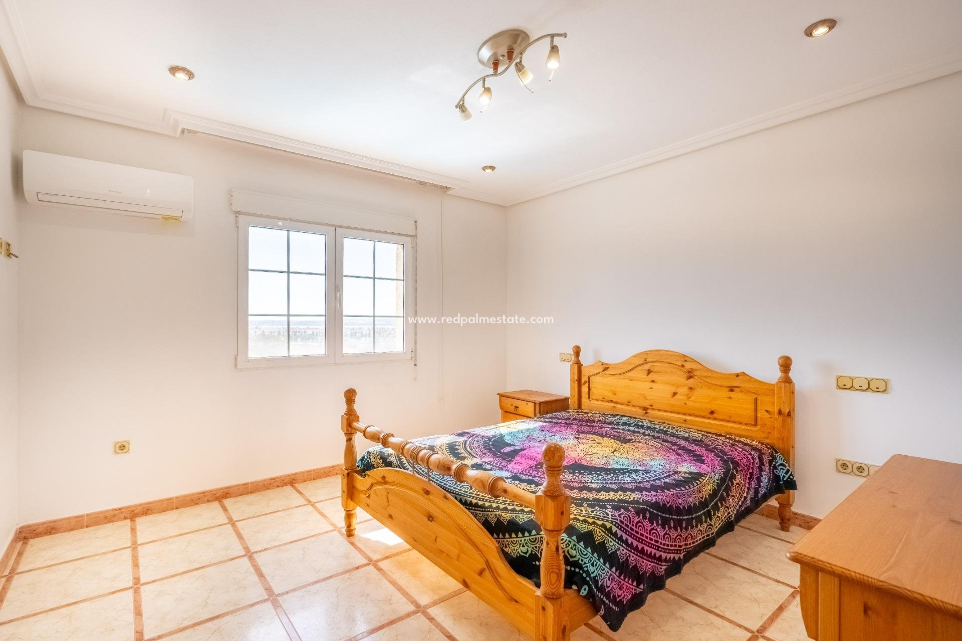 Resale - Villa -
Torrevieja - La Siesta - El Salado -  Torreta