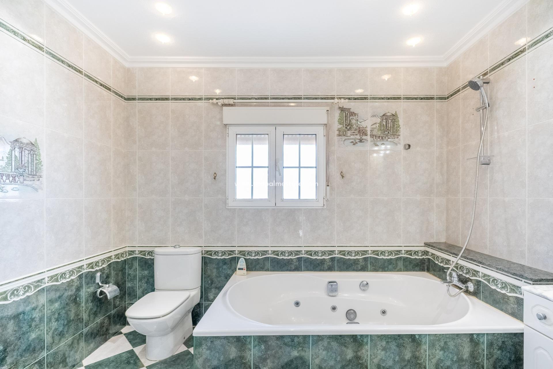 Resale - Villa -
Torrevieja - La Siesta - El Salado -  Torreta