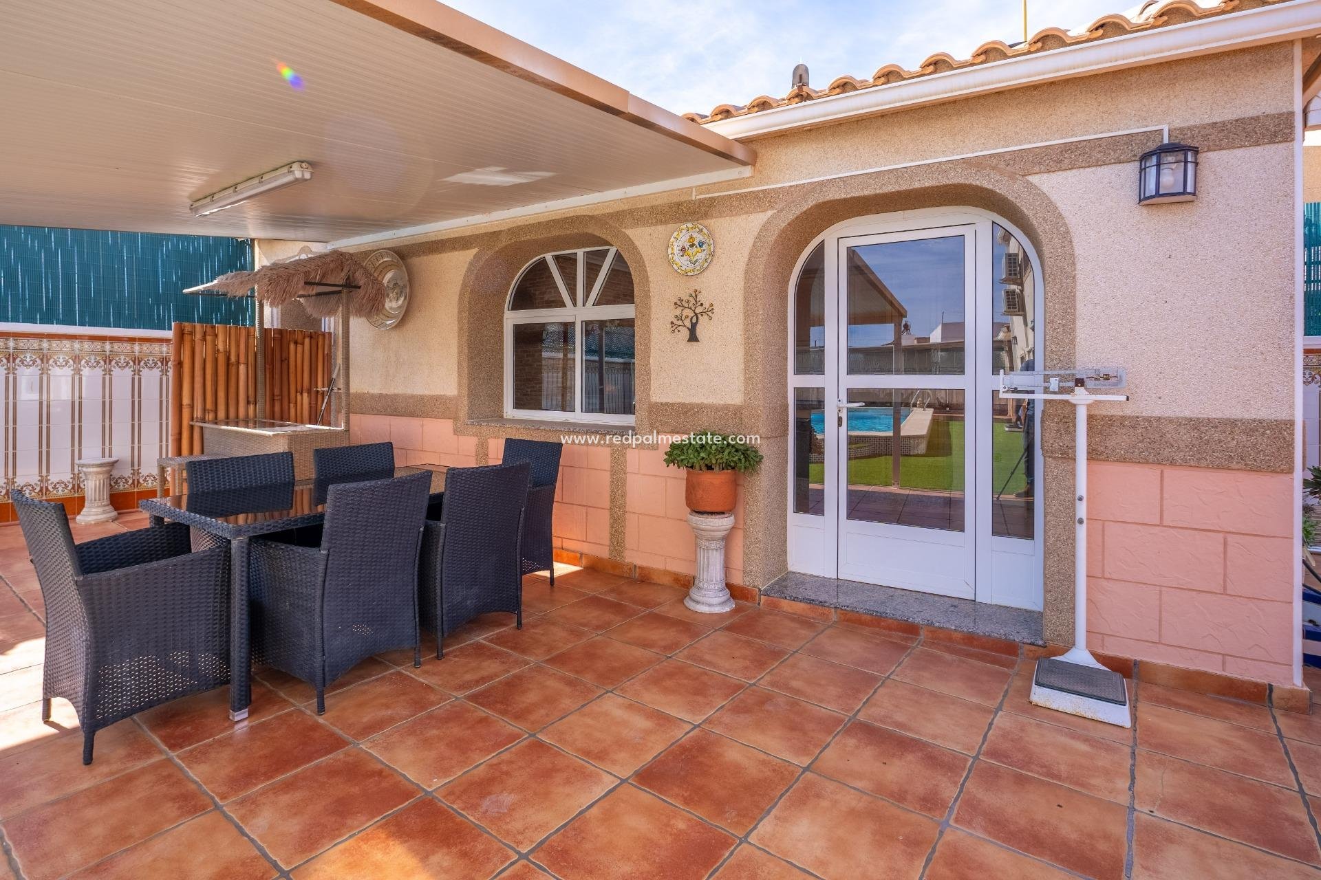 Resale - Villa -
Torrevieja - La Siesta - El Salado -  Torreta