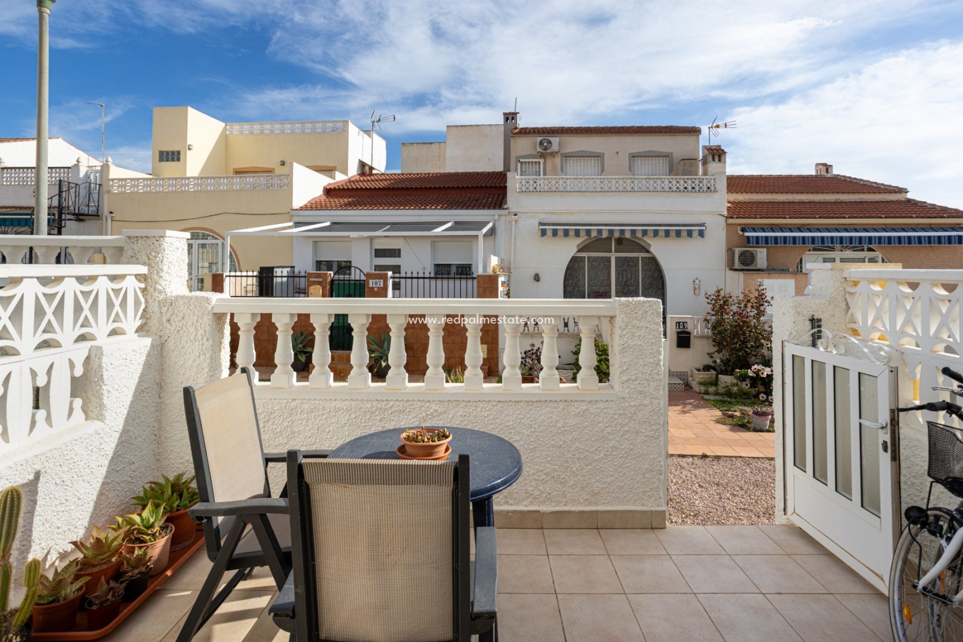 Resale - Villa -
Torrevieja - La Siesta - El Salado - Torreta