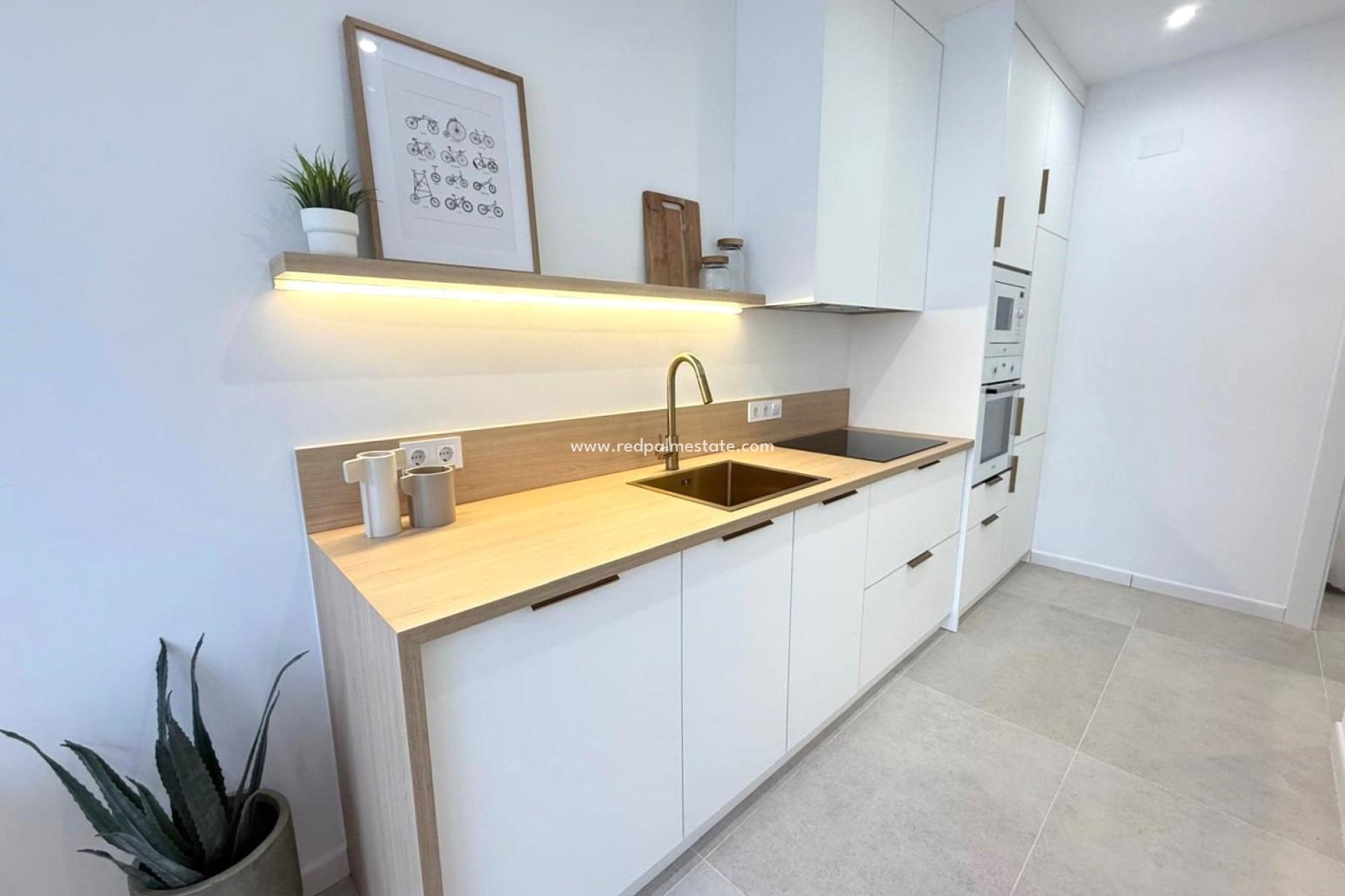 Resale - Villa -
Torrevieja - La Siesta - El Salado -  Torreta