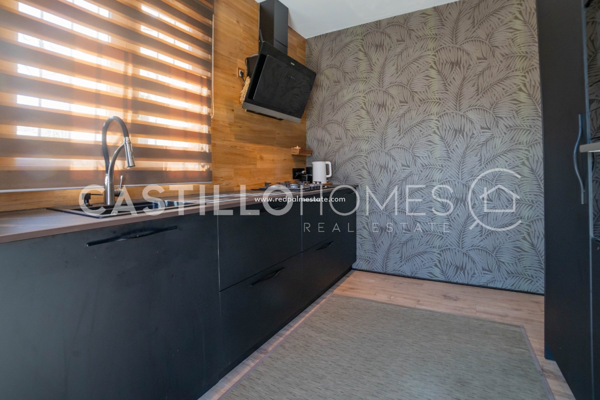 Resale - Villa -
Torrevieja - La Siesta - El Salado -  Torreta