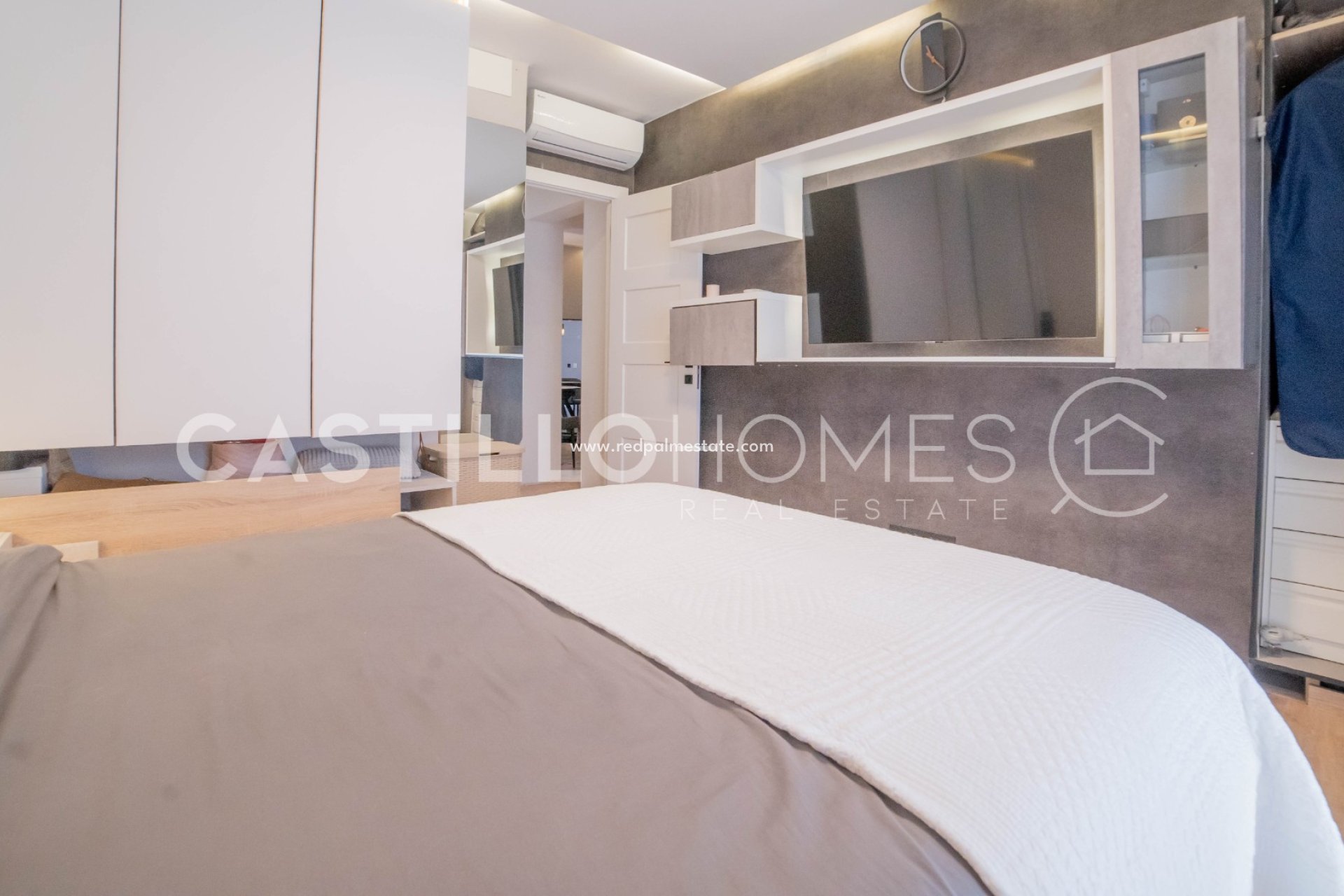 Resale - Villa -
Torrevieja - La Siesta - El Salado -  Torreta