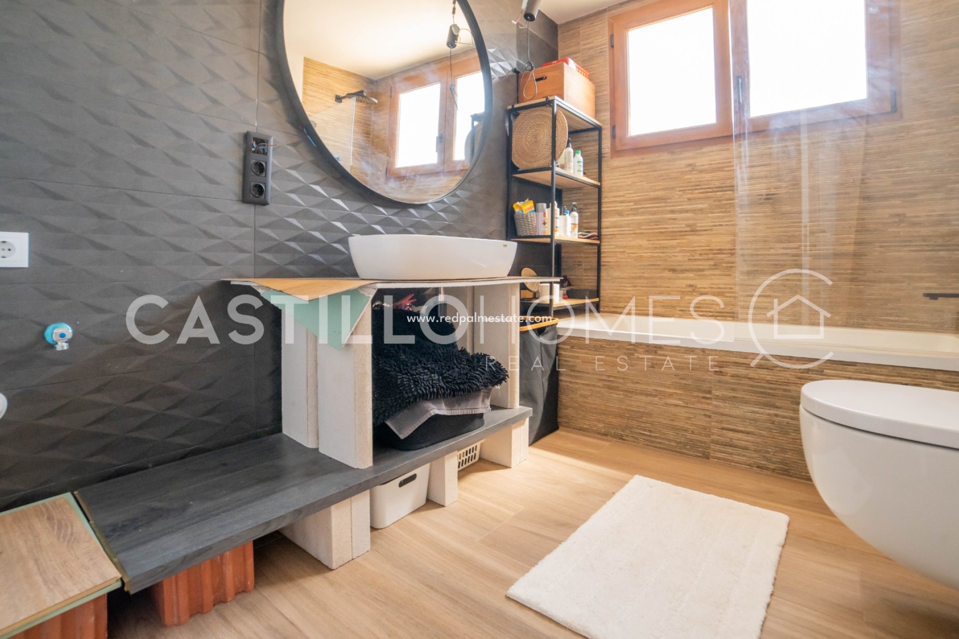 Resale - Villa -
Torrevieja - La Siesta - El Salado -  Torreta