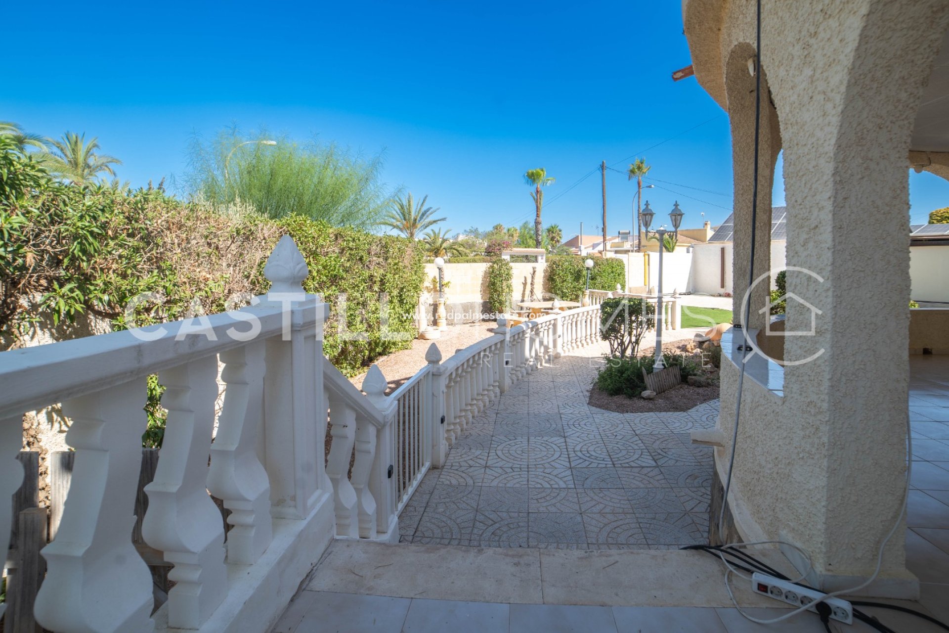 Resale - Villa -
Torrevieja - La Siesta - El Salado -  Torreta