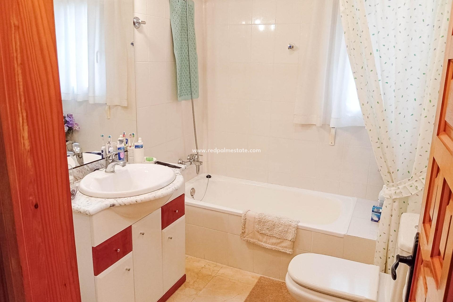 Resale - Villa -
Torrevieja - La Siesta - El Salado - Torreta