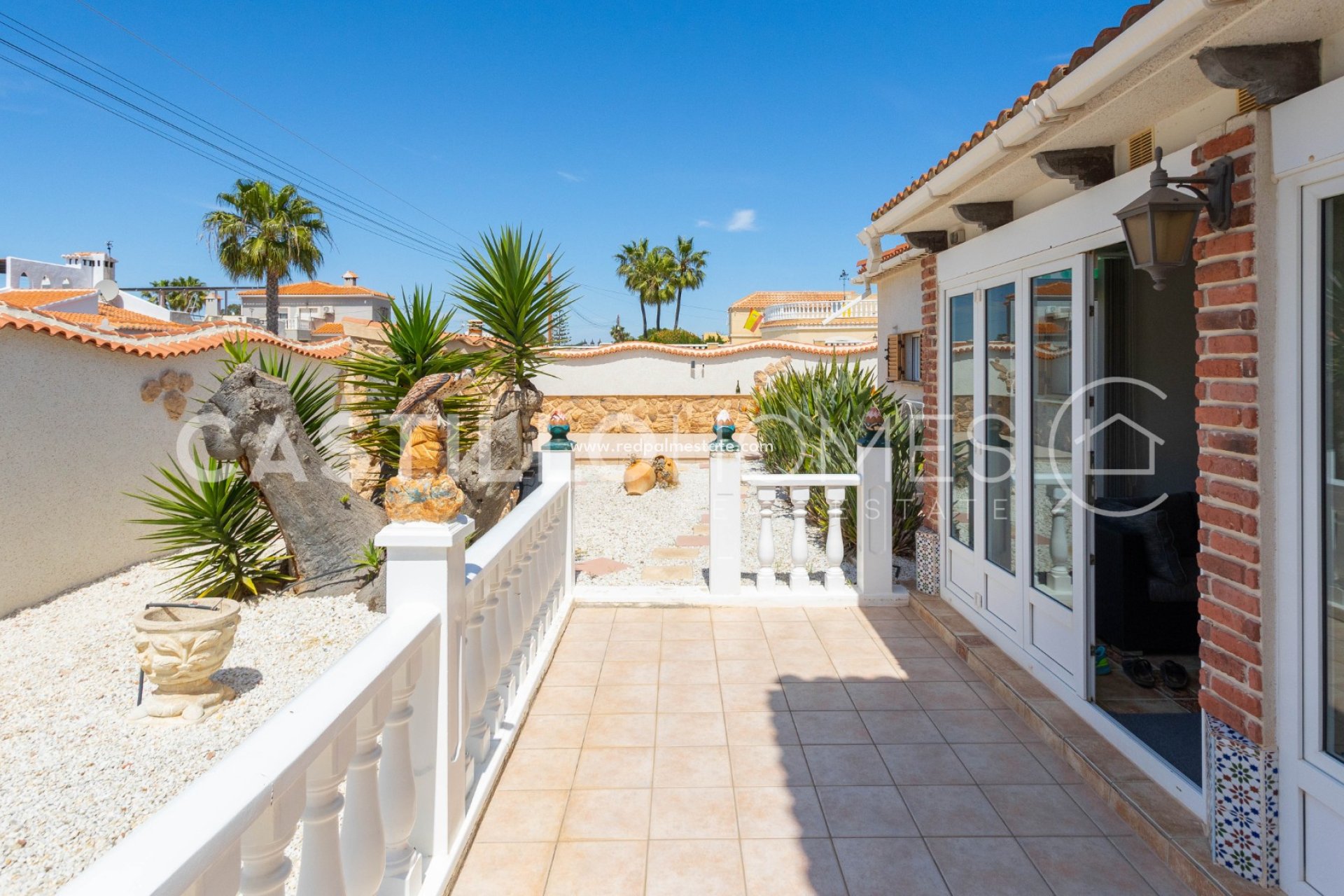 Resale - Villa -
Torrevieja - La Siesta - El Salado - Torreta