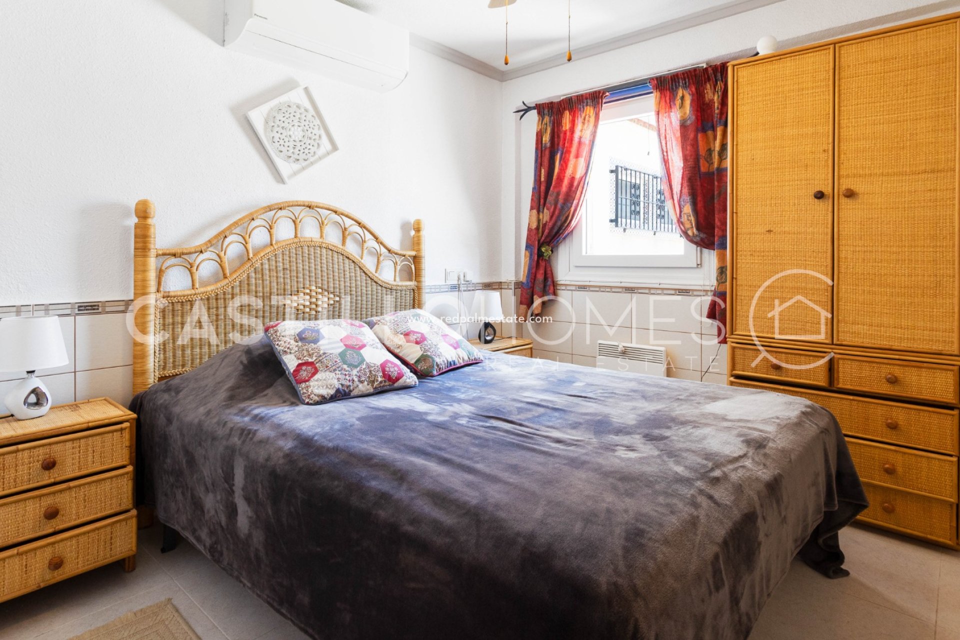 Resale - Villa -
Torrevieja - La Siesta - El Salado - Torreta