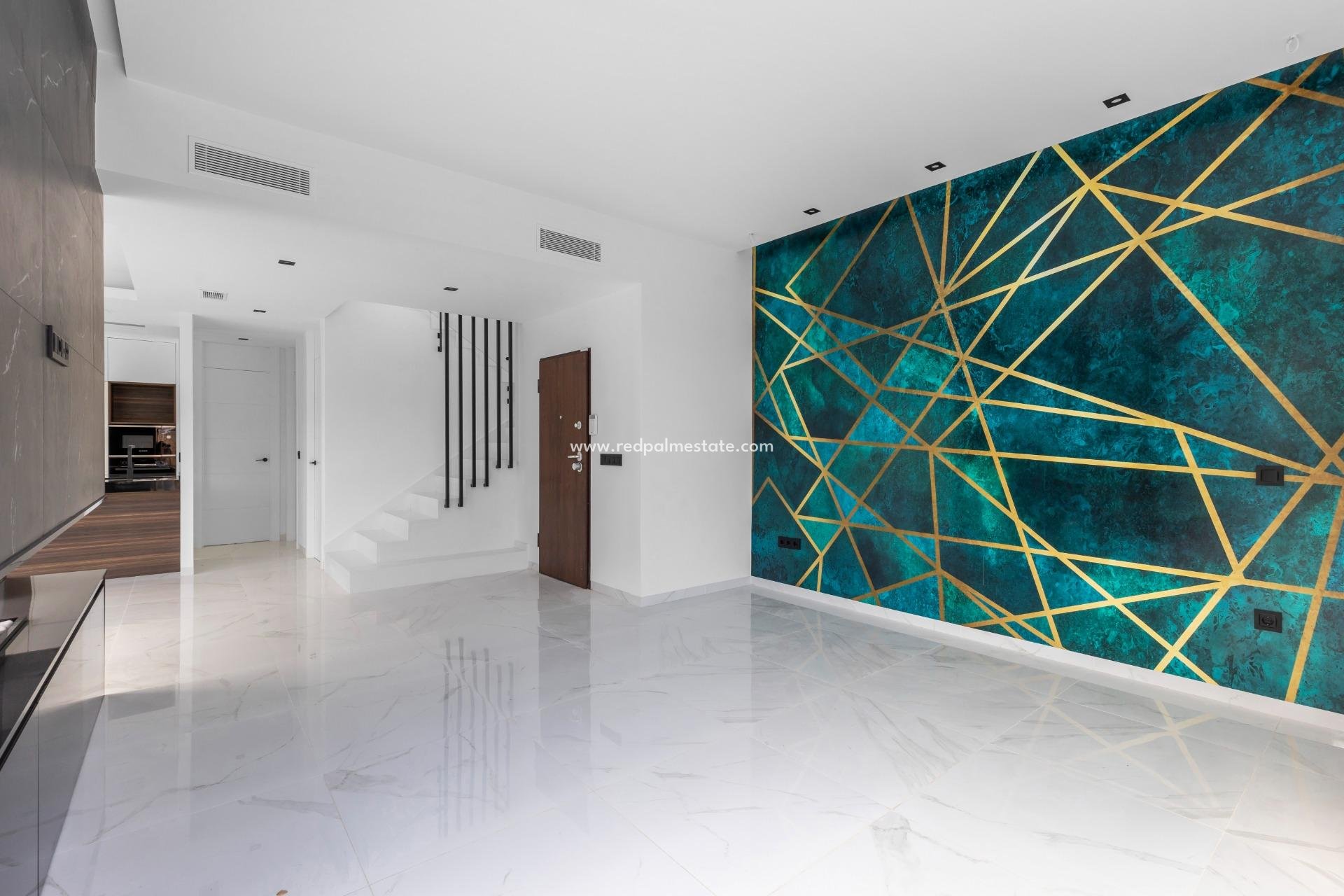 Resale - Villa -
Torrevieja - La Siesta - El Salado - Torreta