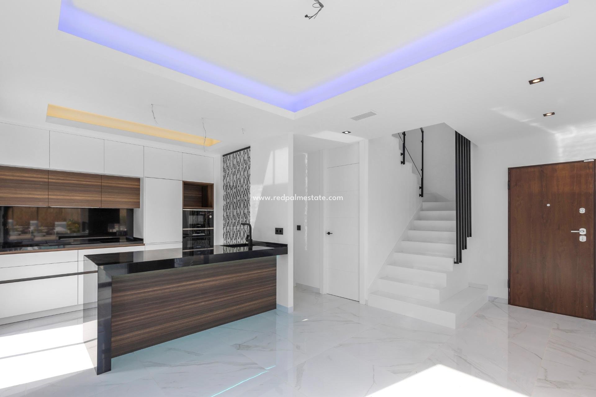 Resale - Villa -
Torrevieja - La Siesta - El Salado - Torreta