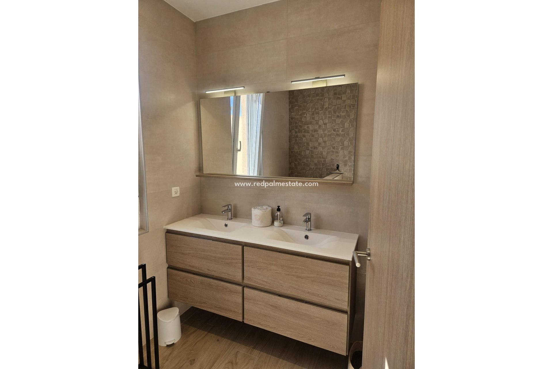 Resale - Villa -
Torrevieja - La Siesta - El Salado - Torreta