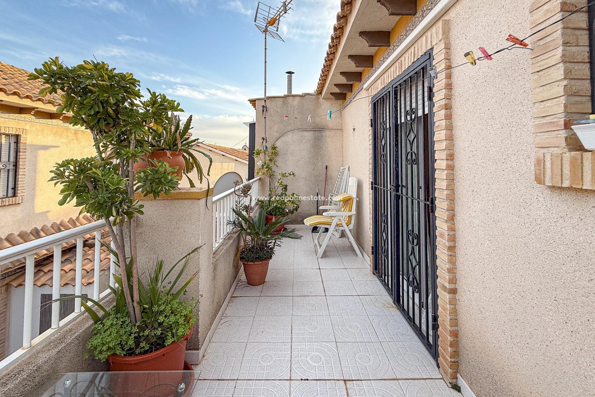 Resale - Villa -
Torrevieja - Las calas