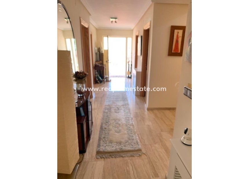 Resale - Villa -
Torrevieja - Los Altos