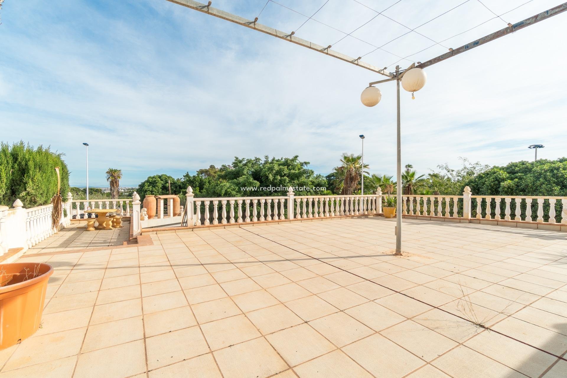 Resale - Villa -
Torrevieja - Los Altos