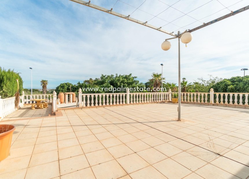 Resale - Villa -
Torrevieja - Los Altos