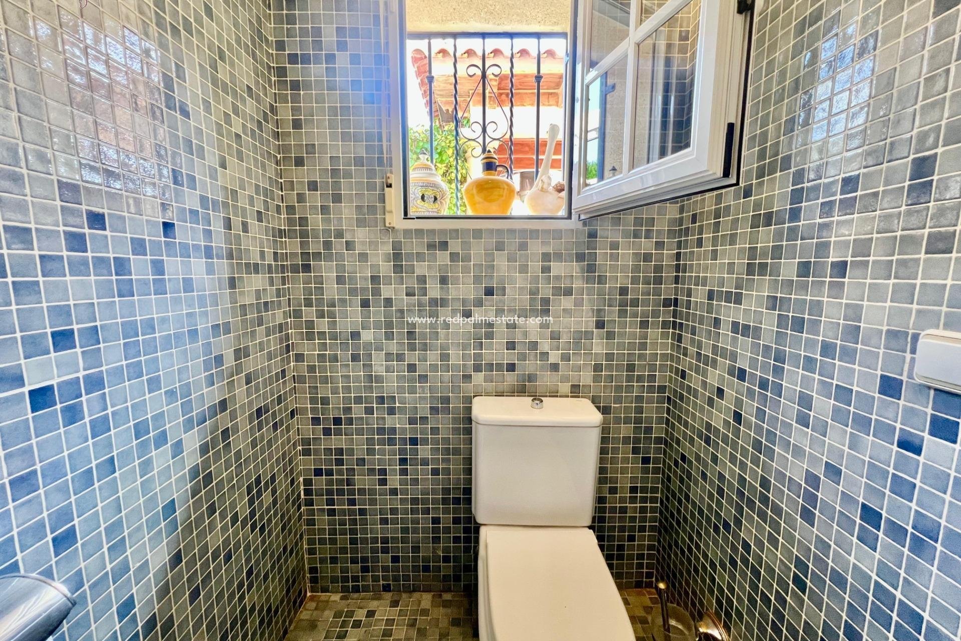 Resale - Villa -
Torrevieja - Los balcones