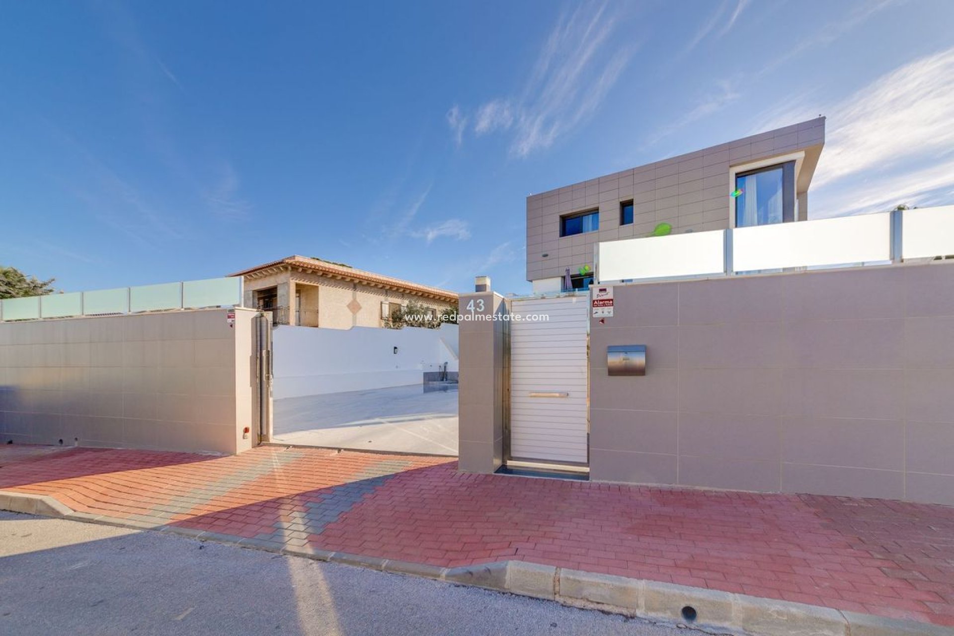 Resale - Villa -
Torrevieja - Los balcones